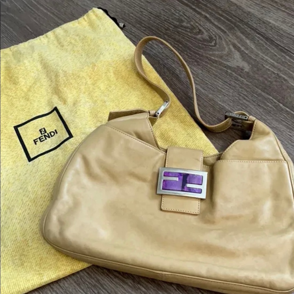 🔥 Vintage Fendi leather purse 🔥